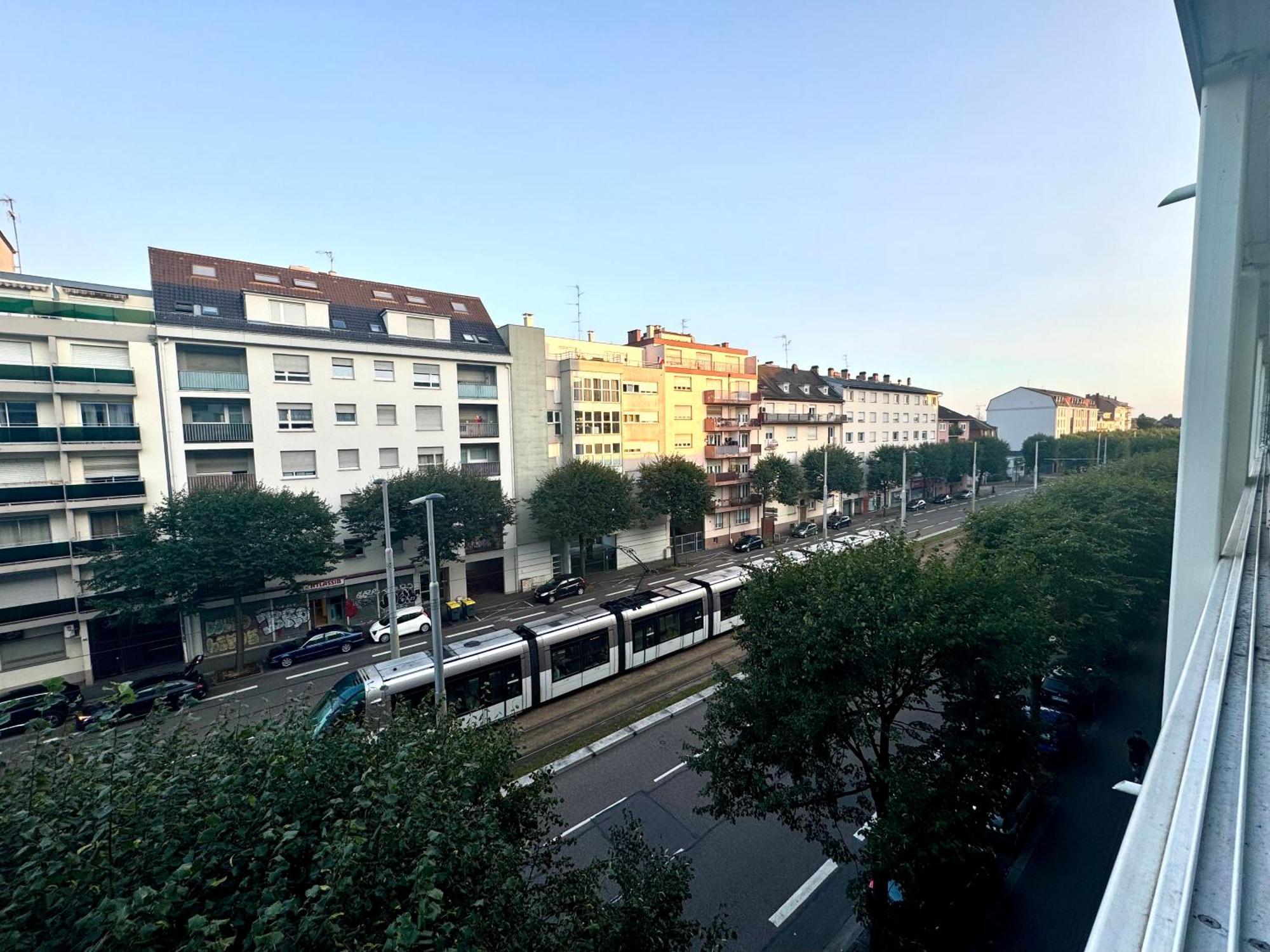 Stbg Bel Appartement Avec Balcon Strasbourg Exterior photo